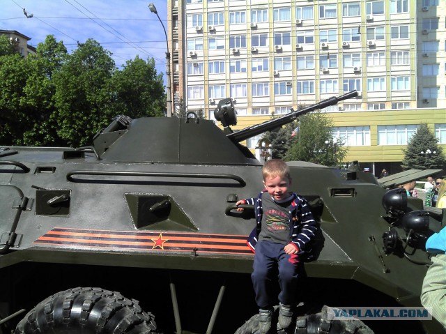 Парад победы в Луганске