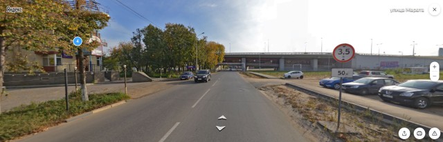 Мост «Газель не проедет» продолжает уничтожать не только грузовики.