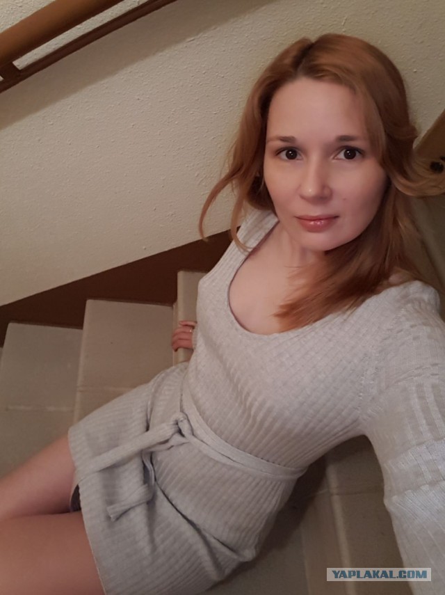 Очаровательные девушки в маленьких платьях