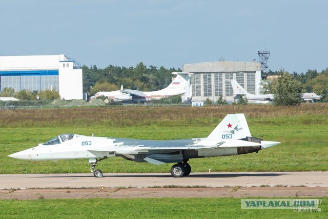 Китай отказался от российских двигателей для новейших истребителей J-20