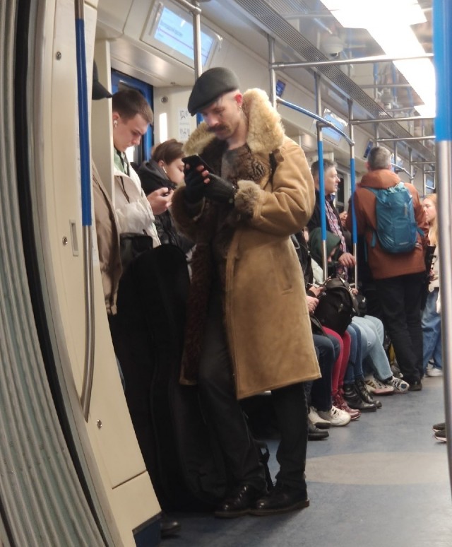 Модники из нашего метро на этот вторник