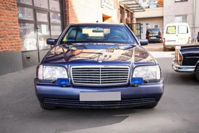 В Москве продают бронированный «шестисотый» Mercedes-Benz W140, который возил Евгения Примакова: пробег 105 тыс. км и всего один владелец за 28 лет
