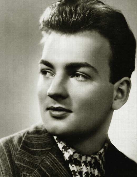 15 июня 1936 года родился Михаил Михайлович Державин