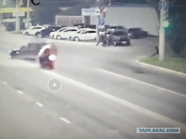 Там, у разрыва двойной сплошной…