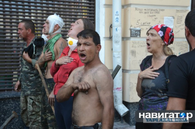 На Майдане снова горят шины
