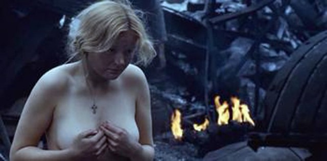 15 самых сексуальных женщин-врачей и медсестер из сериалов