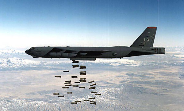 Бомбардировщик ВВС США Boeing В-52 разбился возле острова Гуам