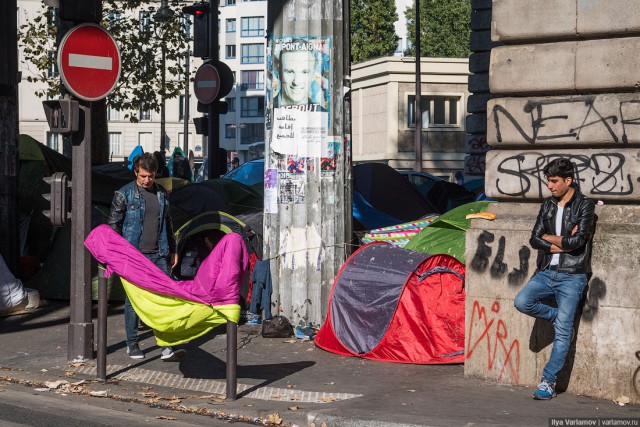 Мигранты захватывают Париж