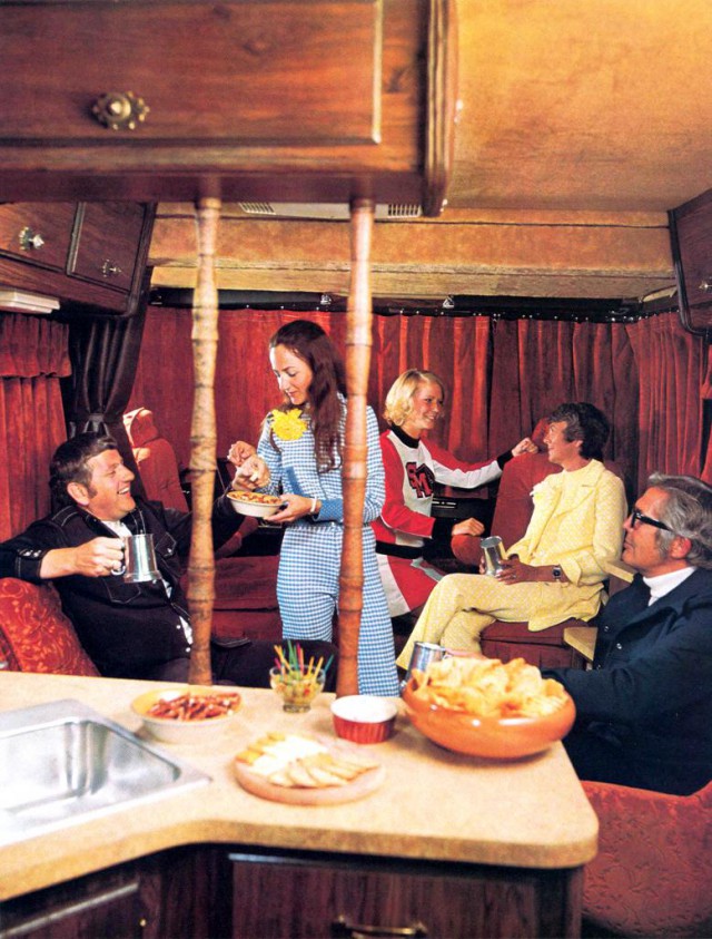 Винтажная реклама кемперов 70-х