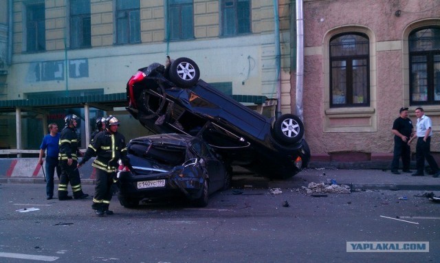 Обгон справа. Nissan GTR