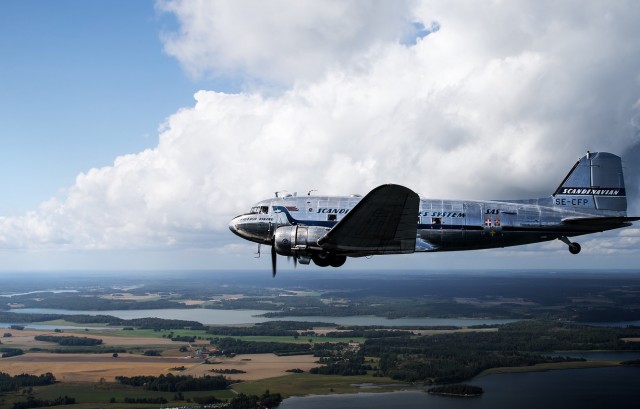 Самолёт-эпоха. Douglas DC-3 (C-47, Ли-2).