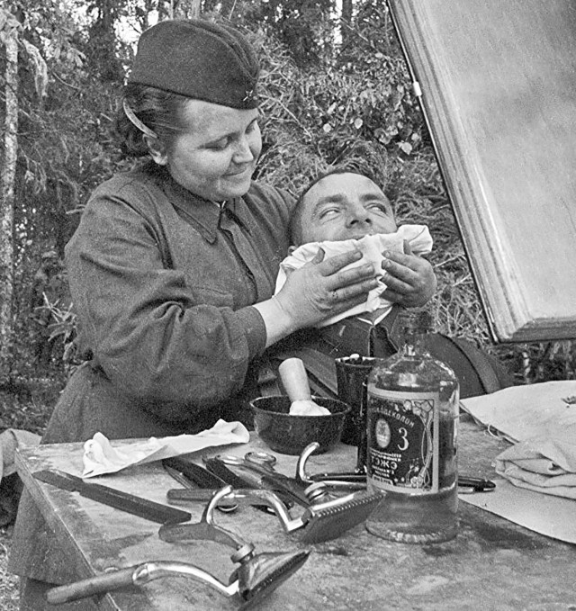Фотографии связанных с историей Красной и Советской Армии.