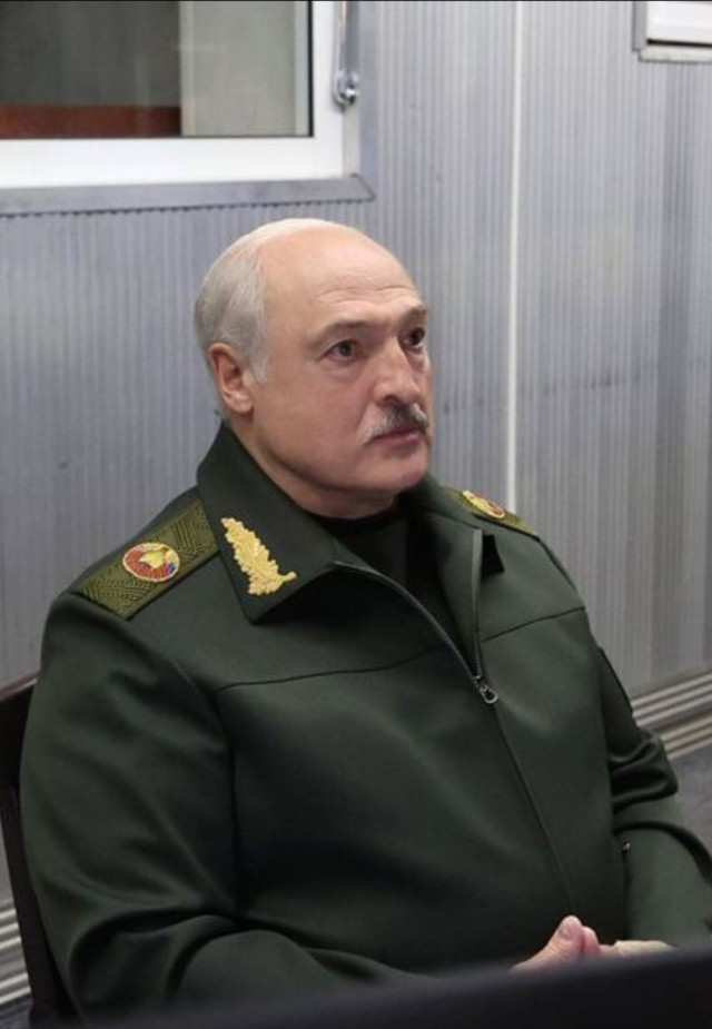Лукашенко наконец появился на публике