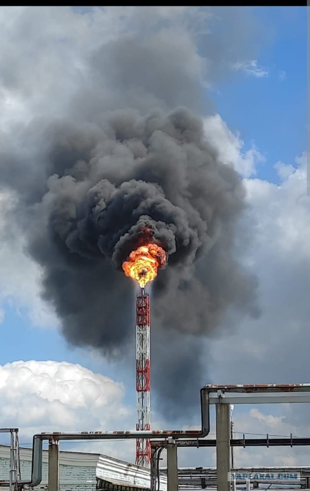 БПЛА атаковал " Салаватнефторгсинтез" в г. Салават, респ.Башкортостан