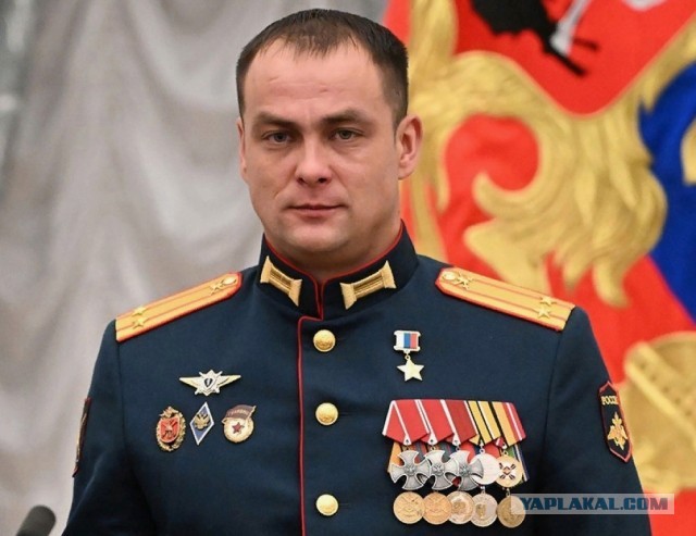 Бывшего героя России Магасумова приговорили к 11 годам колонии за убийство.