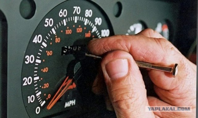На продажу выставили 18-летний Volkswagen Passat с пробегом 950 км по цене новой Весты Кросс