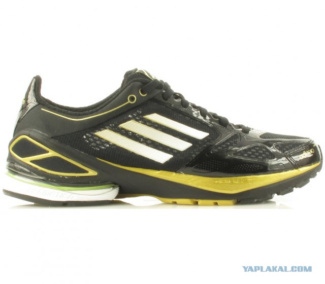 Саморазлагающиеся кроссовки Adidas