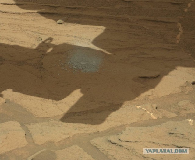 Curiosity прислал с Марса снимок парящей ложки