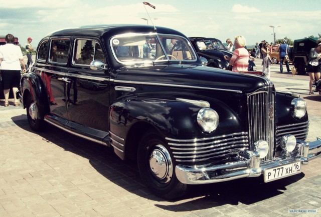 Выставка ретро автомобилей