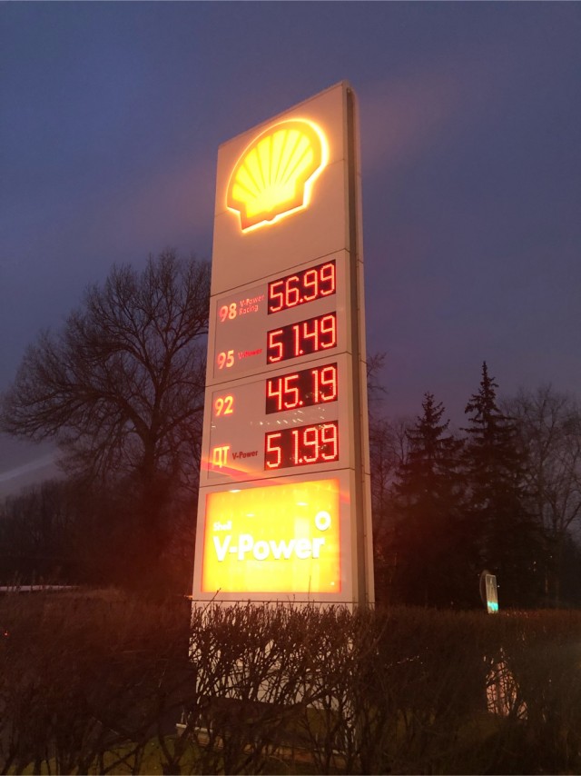 Волгоградцы объявили бойкот заправкам «Лукойла» из-за роста цен на бензин