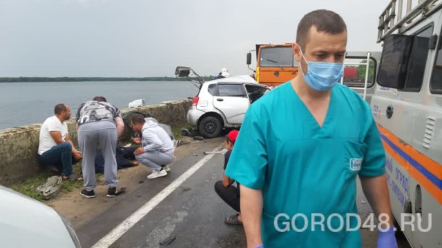 Сплошная? Слепой поворот? Пофиг, обгоняем!