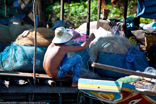 Жизнь на озере Тонлесап в Камбодже