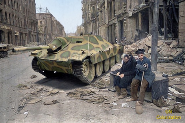 Цветные фотографии бронетехники времён Второй мировой войны
