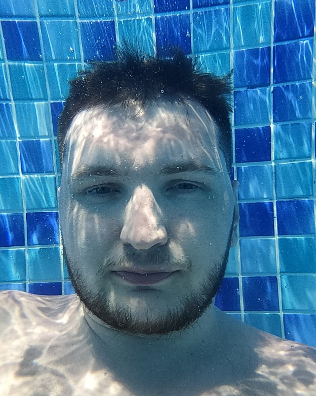 Когда вырвалась в отпуск, но бестолковые коллеги без тебя не справляются