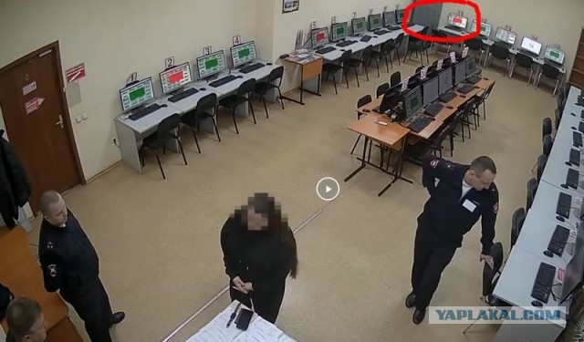 Профессор, конечно, лопух, но аппаратура при нём-мм, при нём-мм! Как слышно? Как слышишь… меня?