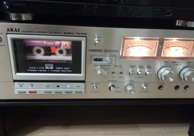AKAI 77