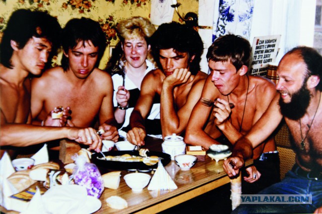 Живой рок: певица Джоанна Стингрей опубликовала неизвестные фото ленинградских музыкантов