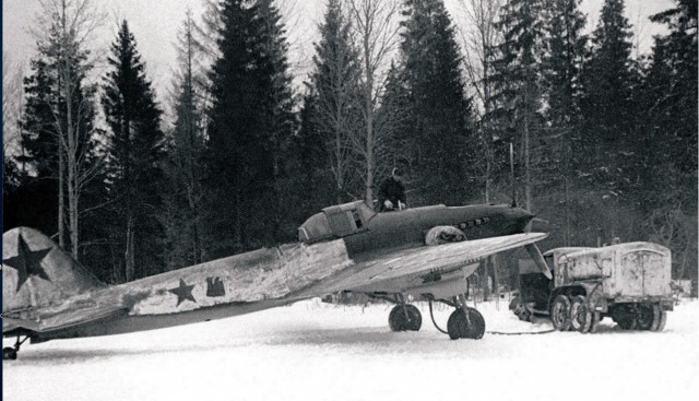 Фотографии связанных с историей Красной и Советской Армии.
