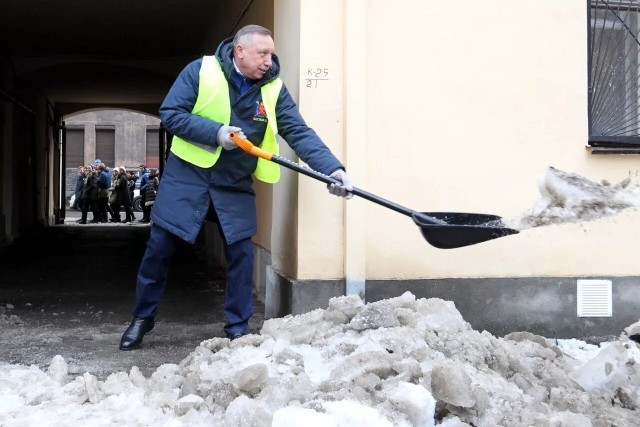 В Питере снова снег...