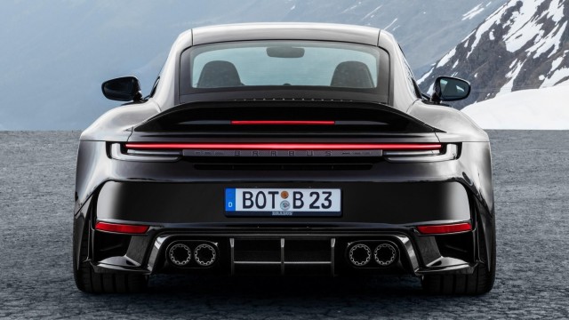 В Россию прибыл редкий 900-сильный Porsche 911. Цена "всего ничего" — 80 млн. рублей