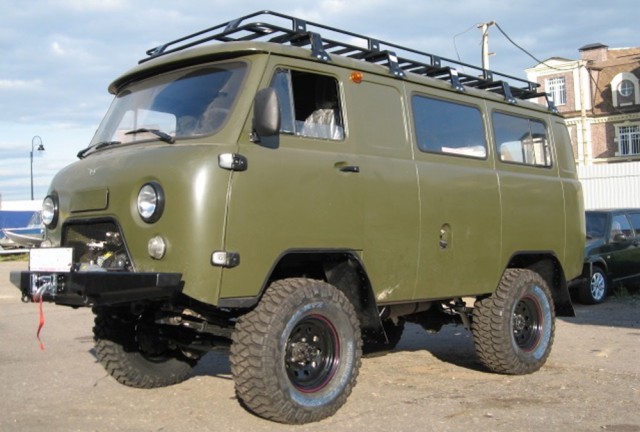 Зачем японцу русский УАЗик?