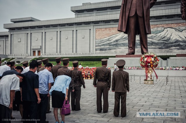 Контрабандные фотографии из Северной Кореи: Ким Чен Ын не одобряет!