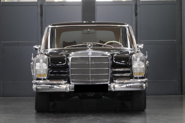 Mercedes-Benz 600.