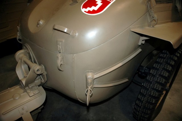 Жук-плавунец: тест-драйв Volkswagen Type 166 Schwimmwagen