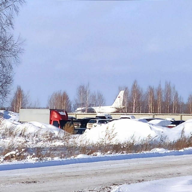 Грузовой самолёт Ан-124 «Руслан» выкатился за пределы полосы во время аварийной посадки в Новосибирске