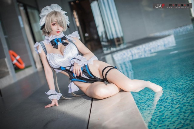 Толпа водоплавающих азиаток