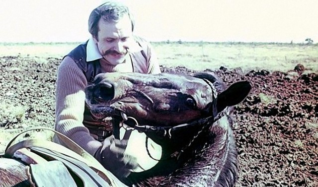 Странный сэр Генри в "Собаке Баскервилей" 1981 года