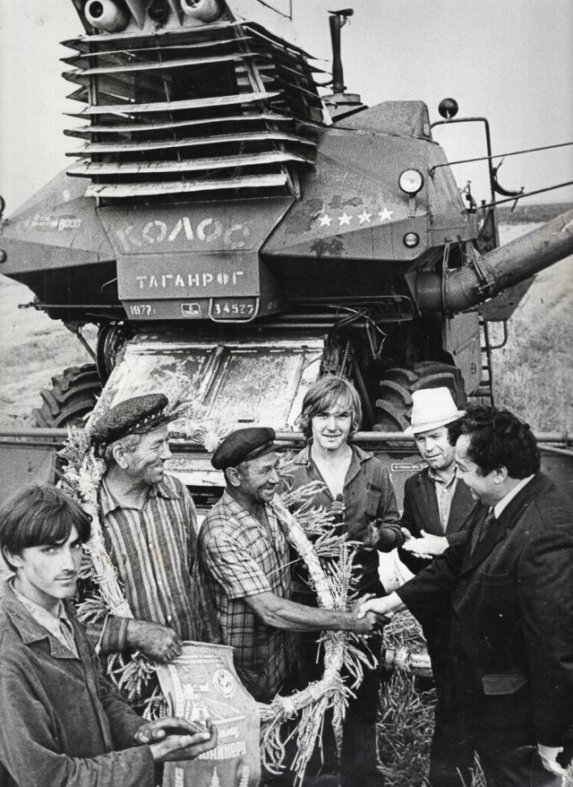 Фотохроника "загнивающего совка". Часть 8