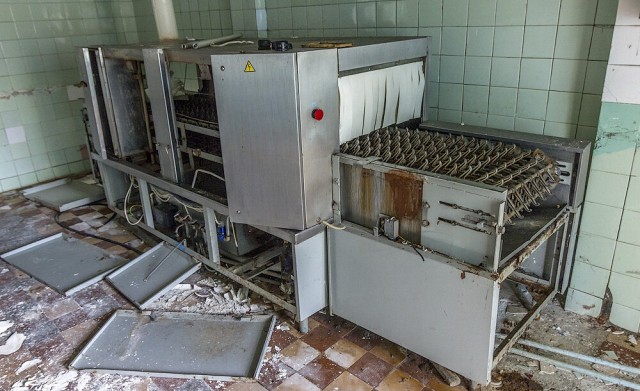 В СССР изобрели свою посудомойку, но обычным людям она не доставалась: вот почему