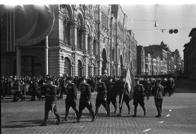 Военный парад весна 1951 года.