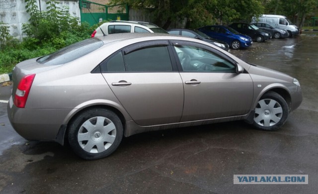 Продам Nissan Primera 1.8 золотого цвета