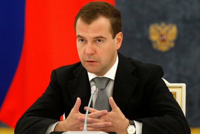 Коммунисты откроют против Медведева второй фронт в Думе