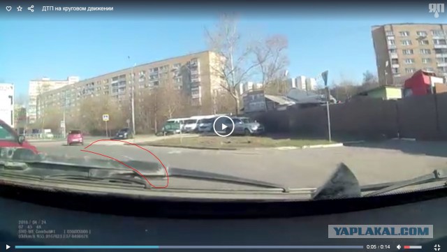ДТП на дороге с круговым движением