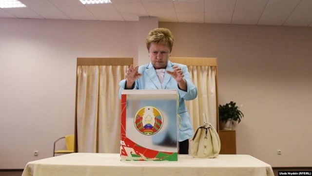 Экзитпол: Лукашенко набирает 79,7%
