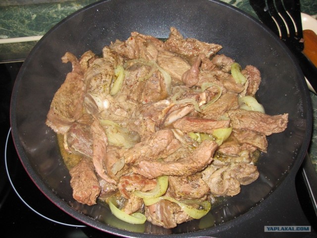 Говяжьи ребра, тушеные с яблоками!