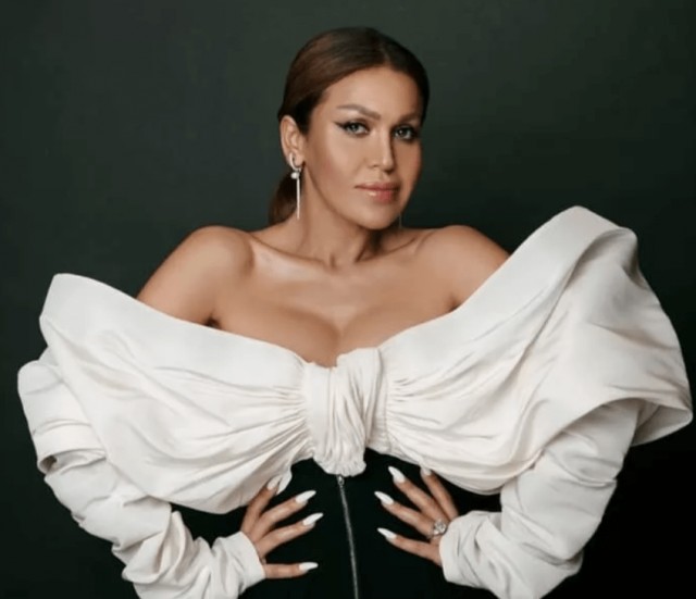 Известную азербайджанскую певицу Раксану Исмаилову задержали по уголовному делу об организации незаконной миграции.